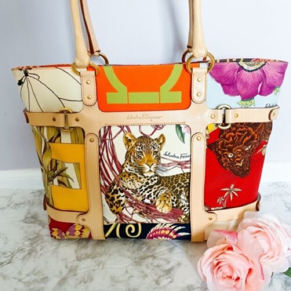 Salvatore Ferragamo Fiera Print Tote Bag - Picture 10 of 10
